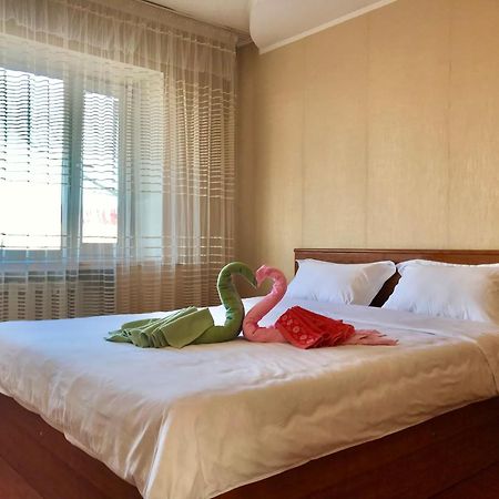 City Center Apartment Karagandy エクステリア 写真